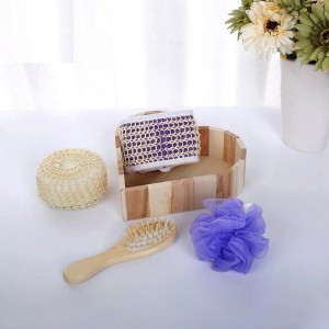 2022 Hot Sale Body Care Bathing Spa Gift Set Heart Shape Wooden Spa Scrub Box For Body Shower Exfoliating Scrubber Kit