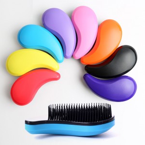 Personnaliséierten Plastic Detangling Hair Biischt Women d'Massage Hair Biischt Comb